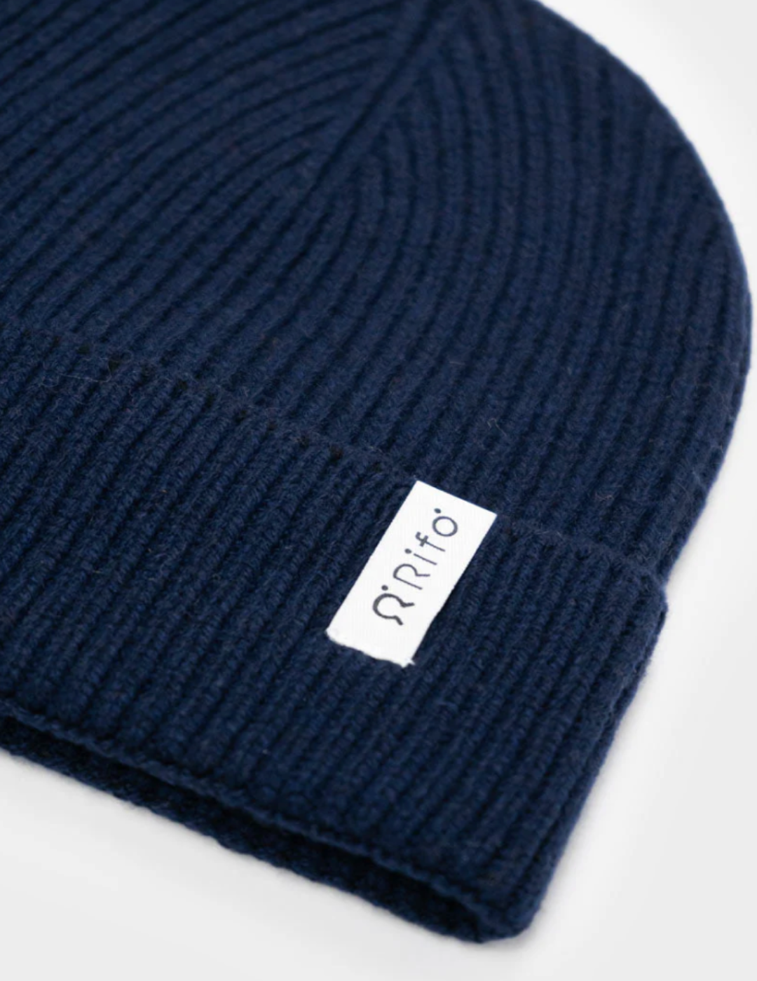 Recycled Cashmere Beanie Marcello - Blackberry Blue