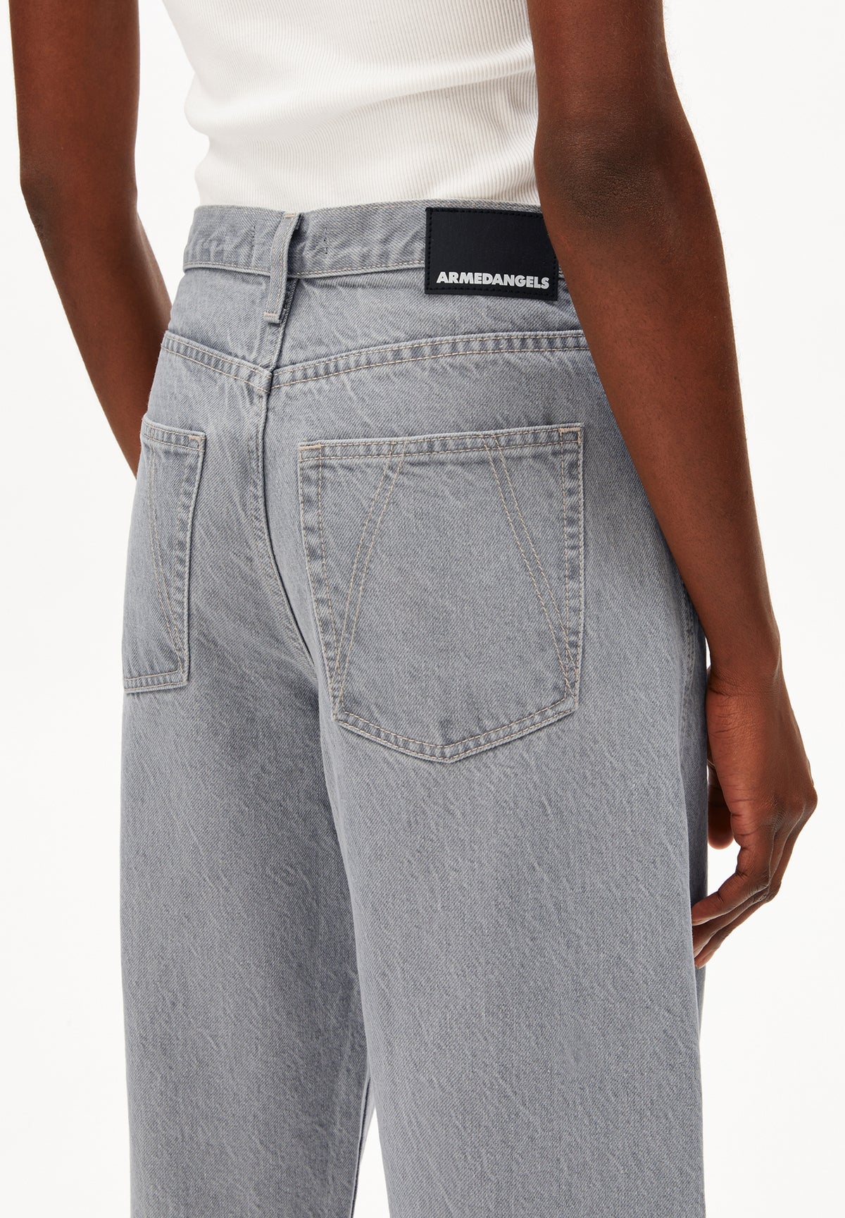 BAARLY HIGH WAIST BARREL JEAN