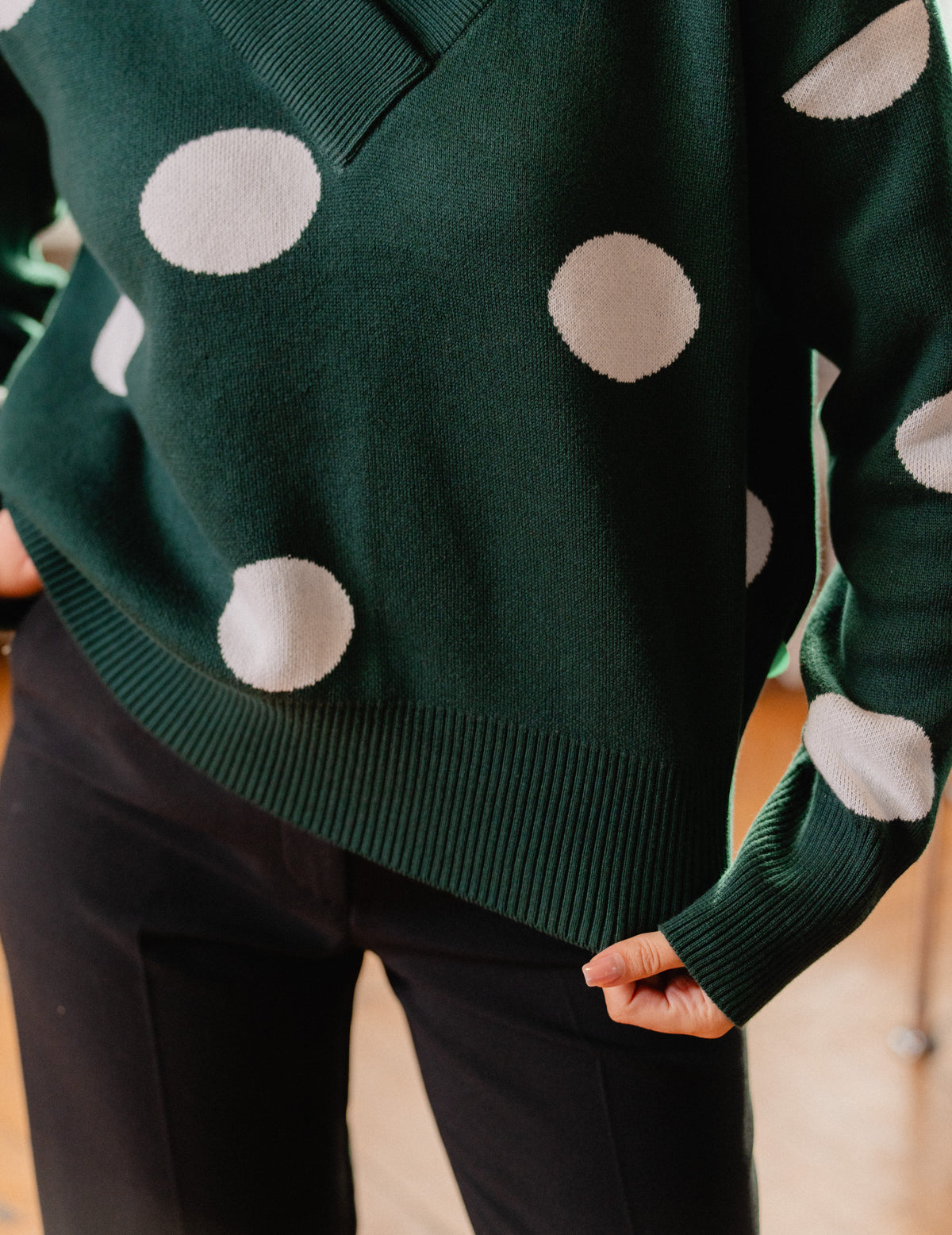 Fresh Heavy Knit V Neck Crew - Polka Dot